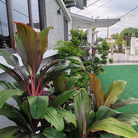 Melaka Beach Villa Kelebang Besar Экстерьер фото