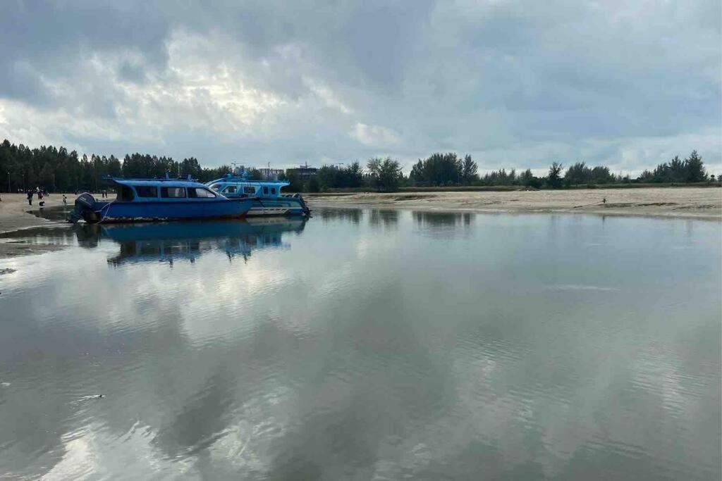 Melaka Beach Villa Kelebang Besar Экстерьер фото